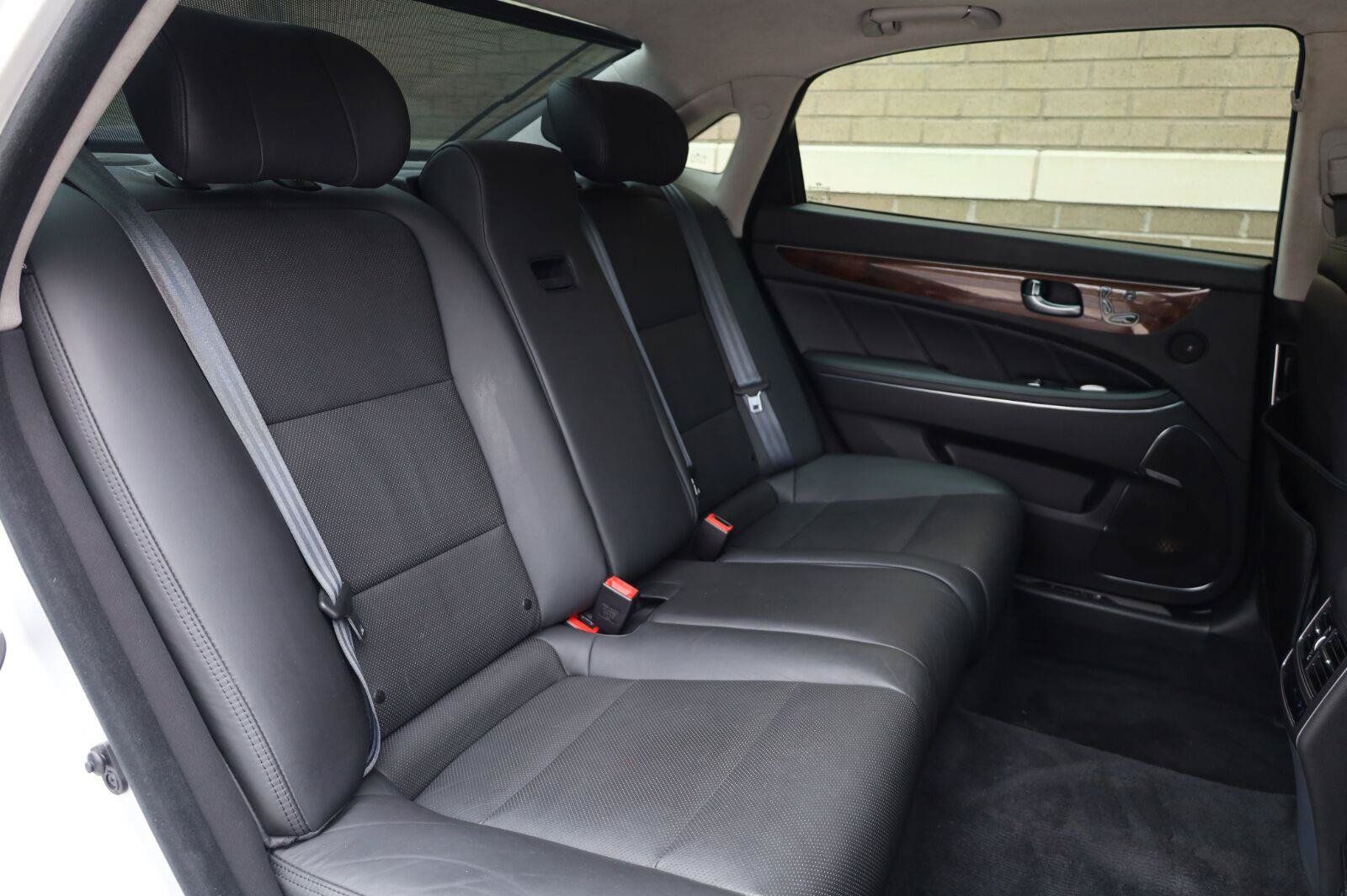 Used 2015 Hyundai Equus Signature RWD image 28