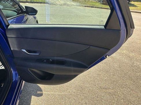 New 2025 Hyundai Elantra SEL image 16