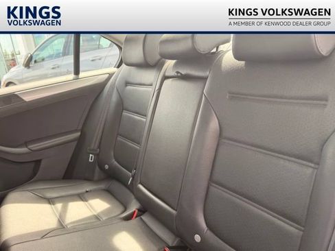 Used 2015 Volkswagen Jetta SE FWD image 13