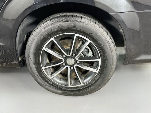 Used 2018 Dodge Grand Caravan SE FWD image 33