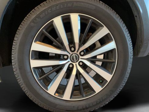 Used 2023 Nissan Pathfinder Platinum w/ Cargo Package AWD/4WD image 39