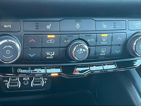 Used 2023 Dodge Durango GT image 14