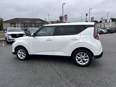 Certified 2023 Kia Soul LX w/ Option Group 015 image 6