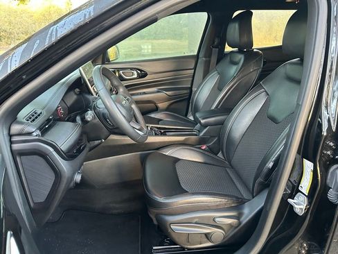 Used 2023 Jeep Compass Altitude image 14