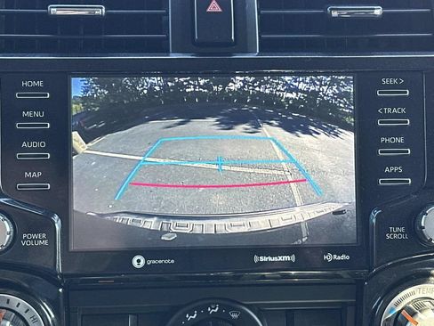 Used 2020 Toyota 4Runner TRD Off-Road AWD/4WD image 32