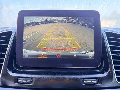 Used 2017 Mercedes-Benz GLS 450 4MATIC image 22