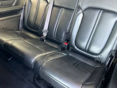 Used 2022 Jeep Wagoneer Series III RWD image 19