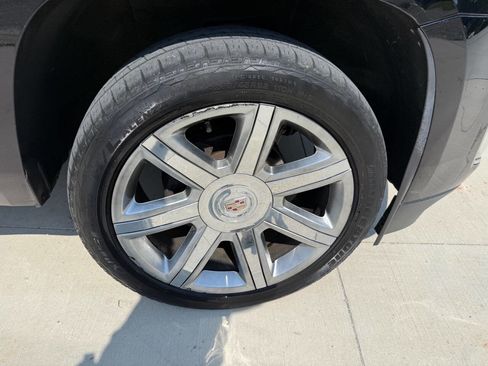 Used 2015 Cadillac Escalade Luxury AWD/4WD image 12