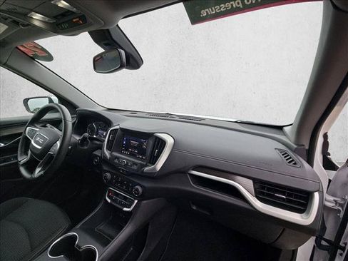 Used 2024 GMC Terrain SLE FWD image 19