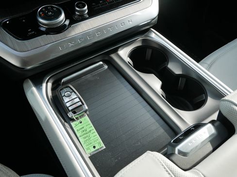 New 2025 Ford Expedition Max Platinum w/ Platinum Ultimate Package image 10