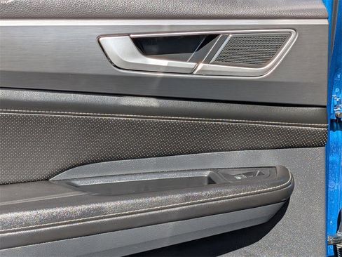 Used 2024 Volkswagen Atlas Cross Sport SE image 26