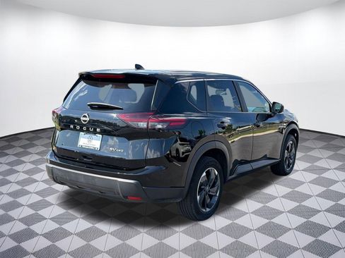 Used 2024 Nissan Rogue SV AWD/4WD image 9