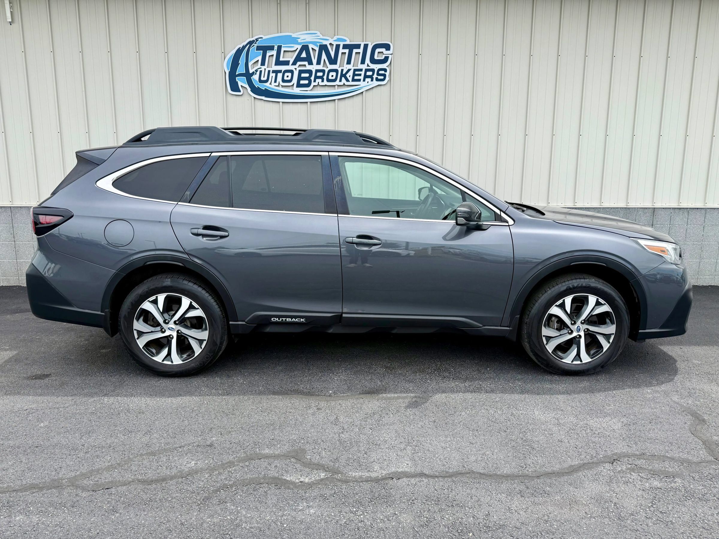 Used 2021 Subaru Outback Limited XT AWD/4WD image 3
