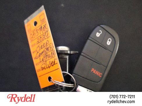 Used 2024 Jeep Compass Latitude image 25