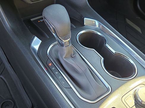 Used 2023 Chevrolet Traverse LT w/ Midnight/Sport Edition image 12