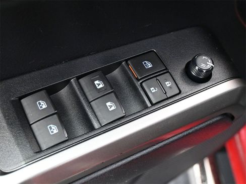 Used 2020 Toyota Tacoma Limited image 4