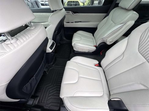 Used 2024 Hyundai Palisade Calligraphy image 19