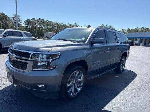 Used 2020 Chevrolet Suburban LT RWD image 7