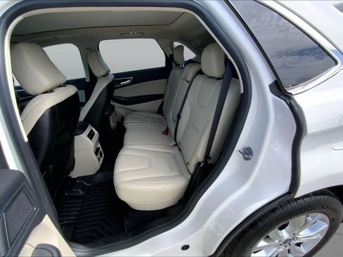 Used 2021 Ford Edge Titanium FWD image 21
