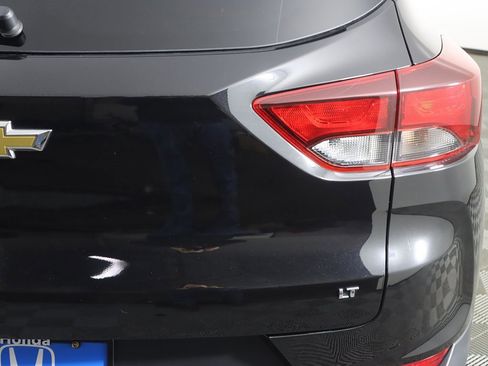 Used 2022 Chevrolet TrailBlazer LT w/ Sun and Liftgate Package image 17