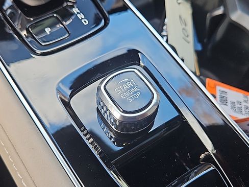 New 2026 Volvo XC90 B6 Plus w/ Protection Package Premier image 14