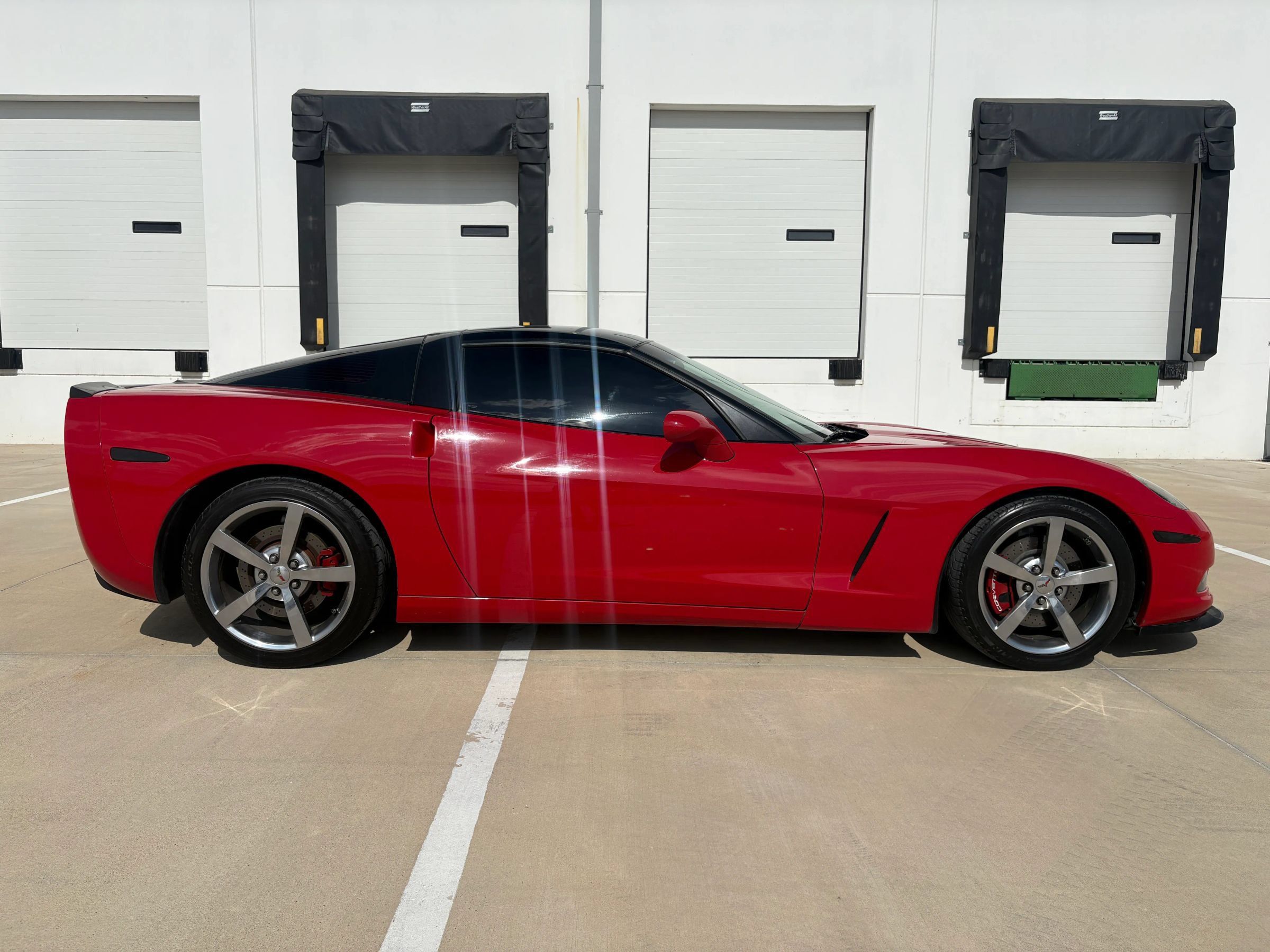 Used 2009 Chevrolet Corvette Coupe w/ Preferred Equipment Group RWD image 3