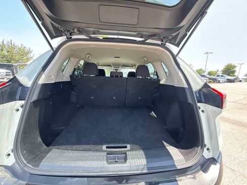 Used 2023 Nissan Rogue S AWD/4WD image 11