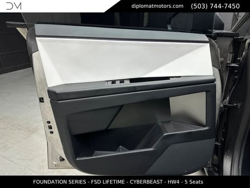 Used 2024 Tesla Cybertruck Cyberbeast AWD/4WD image 24