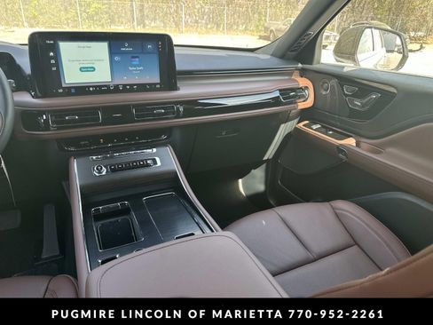 New 2026 Lincoln Aviator Reserve w/ Illumination Package RWD image 15