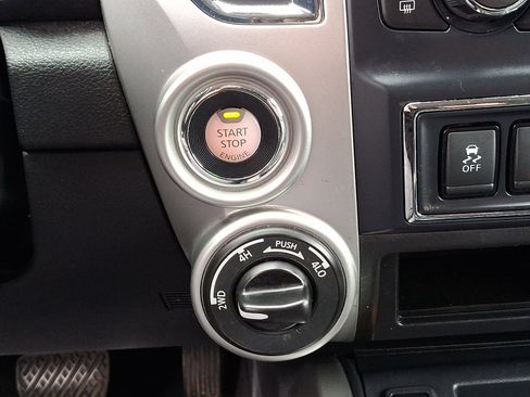 Used 2019 Nissan Titan SL image 24