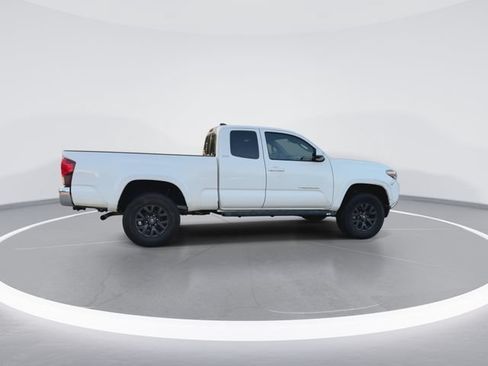 Used 2020 Toyota Tacoma SR5 RWD image 9