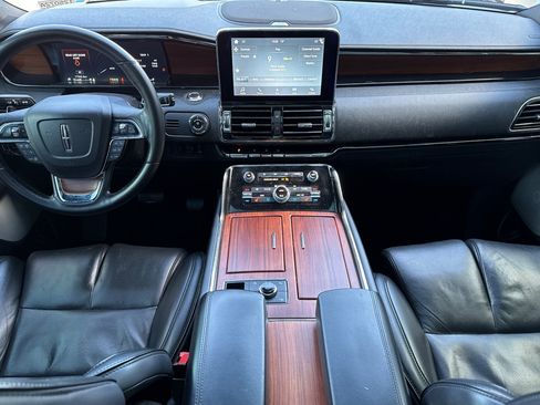 Certified 2019 Lincoln Navigator Reserve AWD/4WD image 13