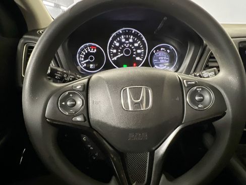 Used 2017 Honda HR-V EX image 18