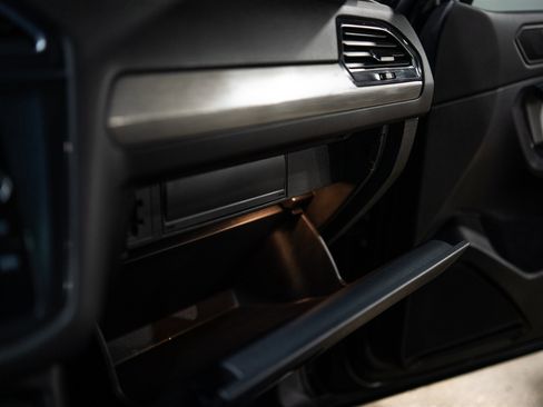 Used 2021 Volkswagen Tiguan SE R-Line image 31