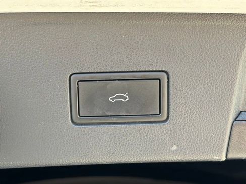 Used 2024 Volkswagen Atlas Peak Edition SE image 26