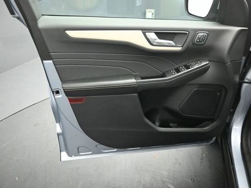 Used 2022 Ford Escape Titanium w/ Titanium Premium Package image 21