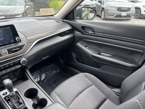 Used 2026 Nissan Altima 2.5 SV FWD image 35