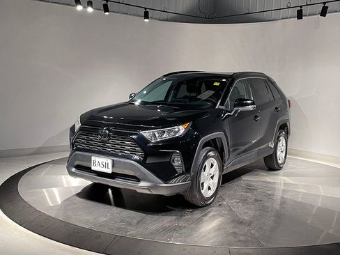 Used 2019 Toyota RAV4 XLE image 8