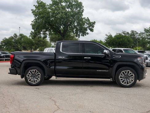 Used 2025 GMC Sierra 1500 Denali Ultimate AWD/4WD image 8