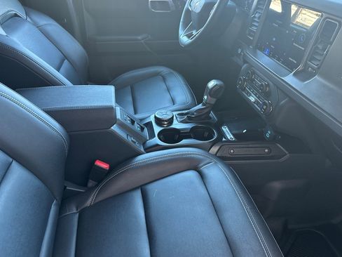 Used 2025 Ford Bronco Big Bend image 17