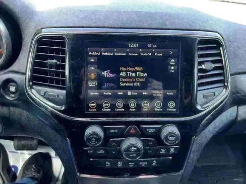 Used 2020 Jeep Grand Cherokee Laredo w/ Quick Order Package 2BN North image 12