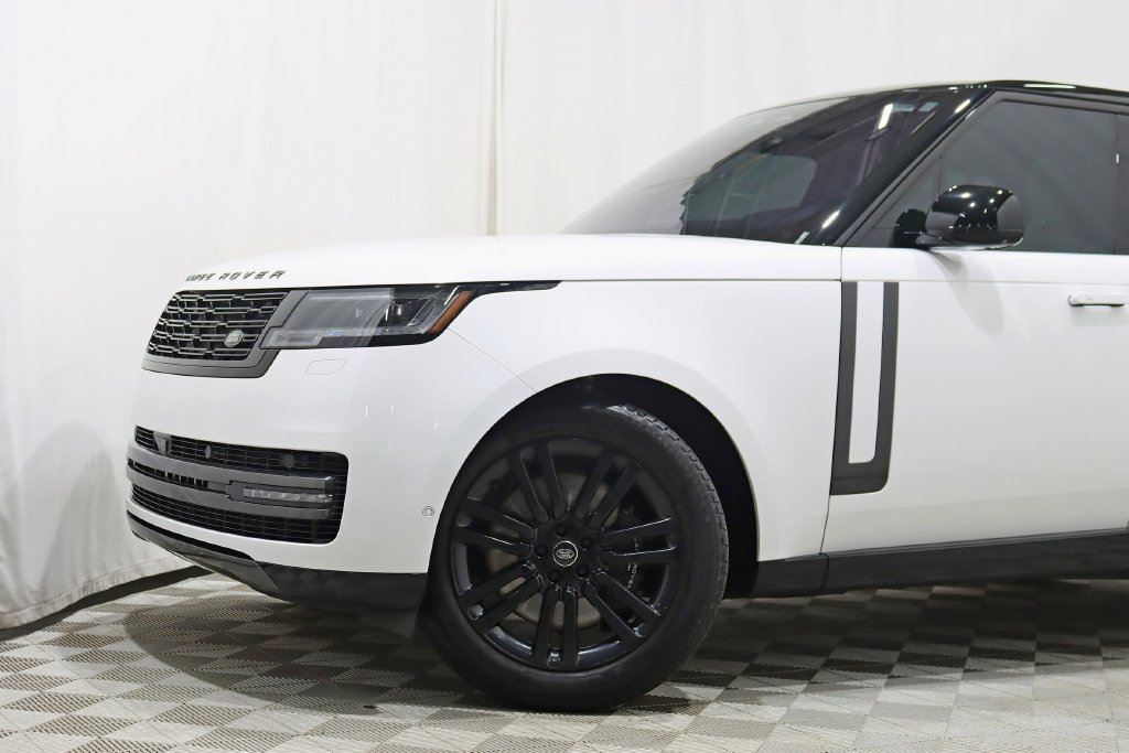 Used 2023 Land Rover Range Rover SE AWD/4WD image 3