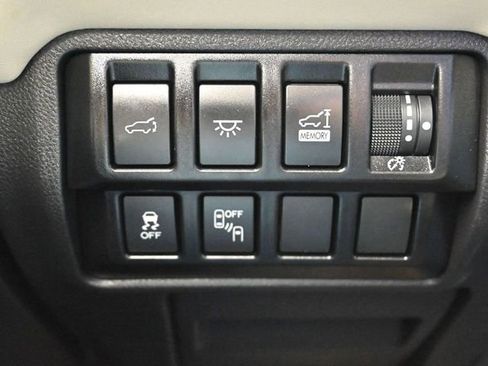 Used 2022 Subaru Ascent Limited w/ Technology Package image 24