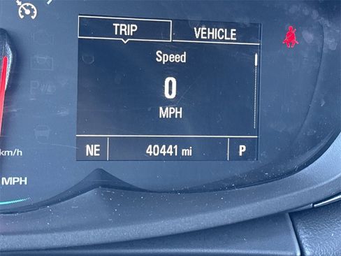 Used 2022 Chevrolet Trax LT w/ LT Convenience Package image 41