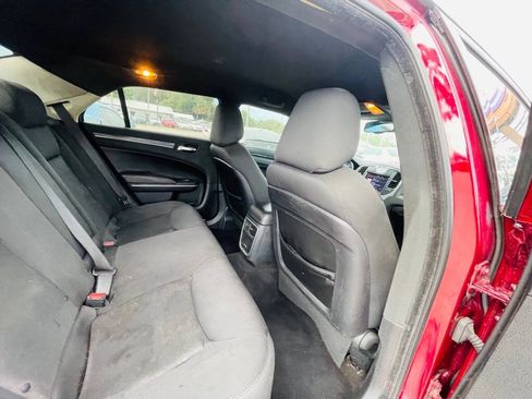 Used 2019 Chrysler 300 Touring w/ Chrome Appearance Package RWD image 20