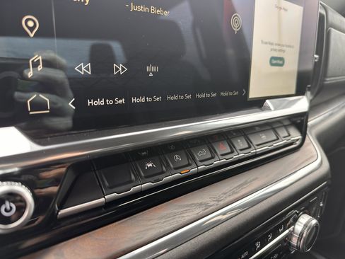 Used 2025 GMC Sierra 1500 SLT image 30