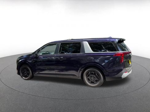 Used 2026 Kia Carnival FWD image 10