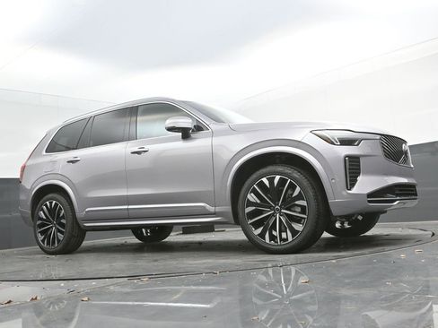 New 2026 Volvo XC90 B6 Plus w/ Protection Package Premier image 22