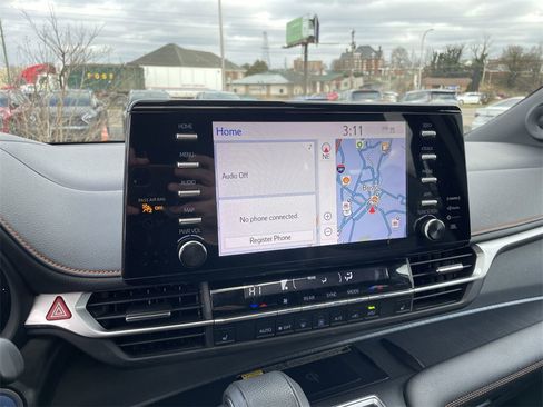 Used 2022 Toyota Sienna XSE image 12