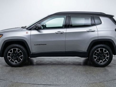 Used 2025 Jeep Compass Trailhawk AWD/4WD image 5